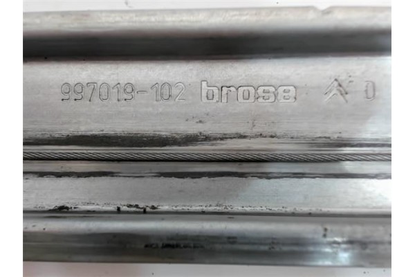 Recambio de mecanismo elevalunas delantero derecho para citroen c4 coupe 1.6 hdi referencia OEM IAM 9222V0 37542 