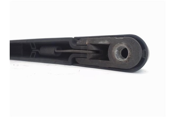 Recambio de brazo limpiaparabrisas trasero para renault clio ii fase i (b/cb0) 1.4 16v (b/cb0p) referencia OEM IAM 7701045207  2