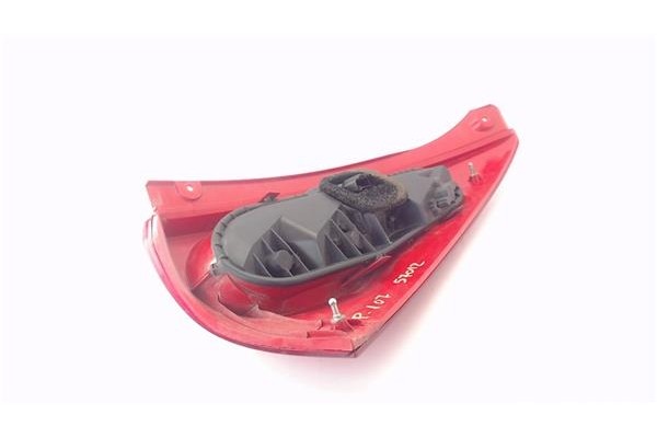 Recambio de aleta delantero izquierda para hyundai lantra berlina (rd) 1.6 i referencia OEM IAM 6631129510  