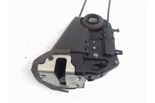 Recambio de cierre electromagnetico trasero izquierdo para toyota prius (nhw20) híbrido basis referencia OEM IAM 6906047041  