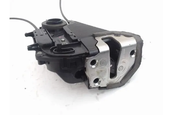 Recambio de cierre electromagnetico trasero derecho para toyota prius (nhw20) híbrido basis referencia OEM IAM 6905047041  