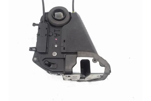 Recambio de cierre electromagnetico trasero derecho para toyota prius (nhw20) híbrido basis referencia OEM IAM 6905047041  