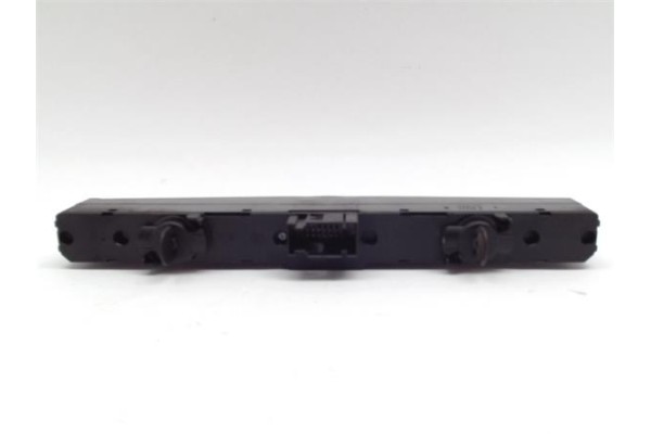 Recambio de interruptor luces emergencia para opel zafira b 1.7 cosmo referencia OEM IAM 13129281  
