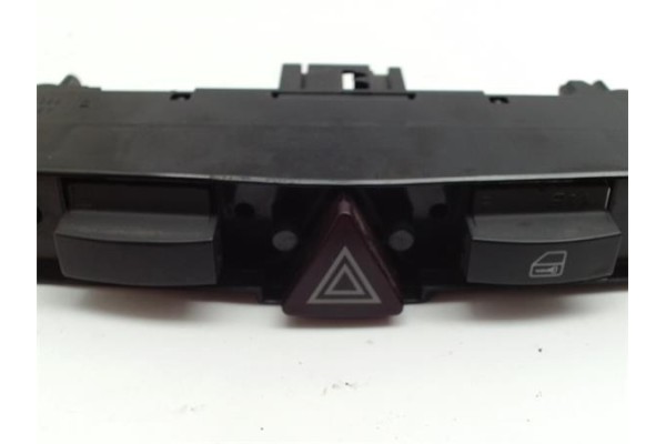 Recambio de interruptor luces emergencia para opel zafira b 1.7 cosmo referencia OEM IAM 13129281  