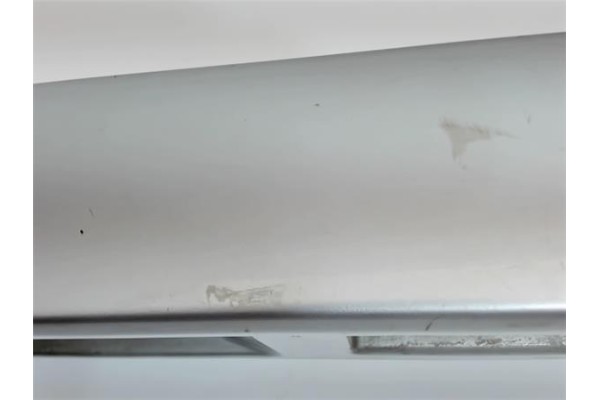 Recambio de moldura porton trasero para mazda premacy (cp) 2.0 td referencia OEM IAM 010050811  