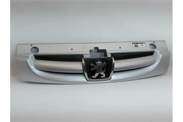 Recambio de rejilla capo para peugeot partner combispace (5f) 2.0 hdi referencia OEM IAM 9644758777  