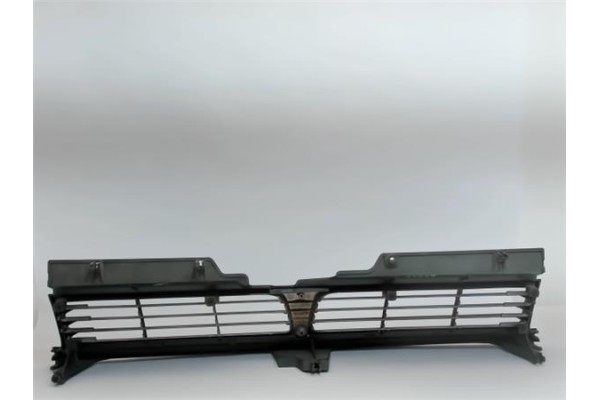Recambio de rejilla capo para hyundai galloper santamo 2.0 referencia OEM IAM 9635M2000  