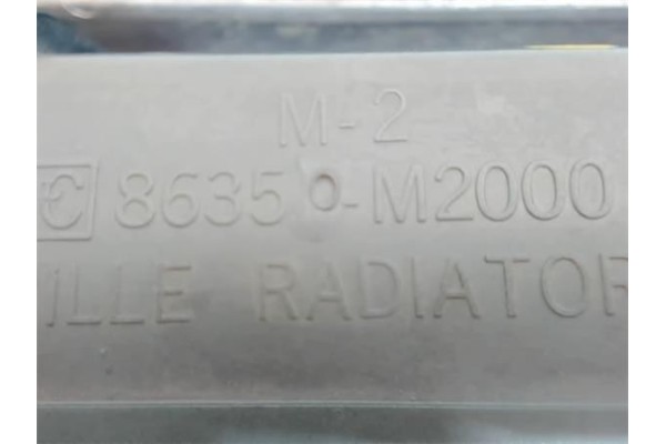 Recambio de rejilla capo para hyundai galloper santamo 2.0 referencia OEM IAM 9635M2000  