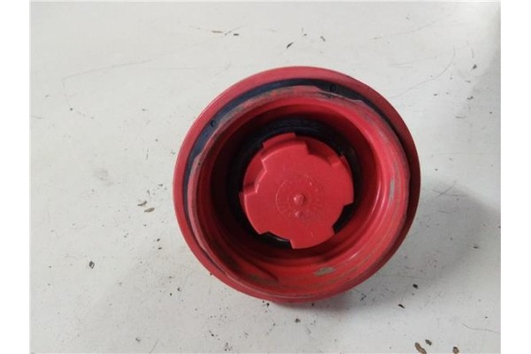 Recambio de tapon combustible para peugeot 405 berlina 1.4 sillage referencia OEM IAM   