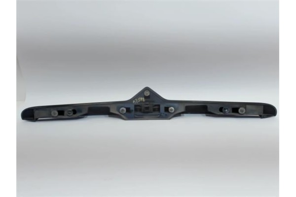 Recambio de moldura porton trasero para citroen xsara berlina 2.0 hdi 109 referencia OEM IAM 9636077077  