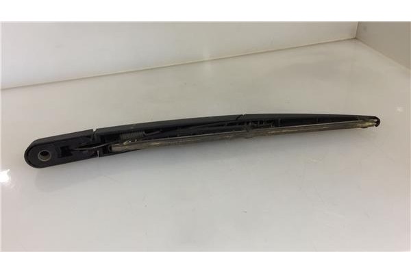Recambio de brazo limpiaparabrisas trasero para citroen c2 1.4 referencia OEM IAM 964562957700  