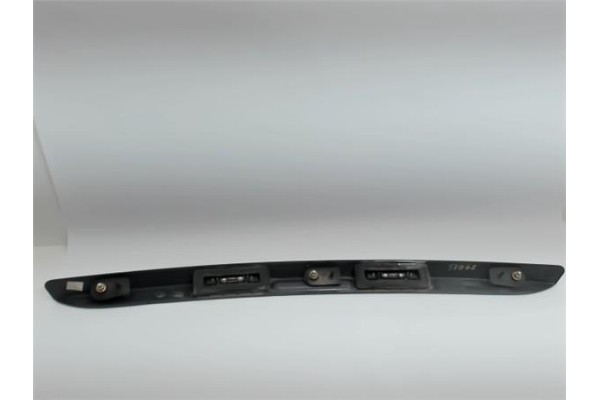 Recambio de moldura porton trasero para ford fusion (cbk) 1.4 referencia OEM IAM C8S4A2270  