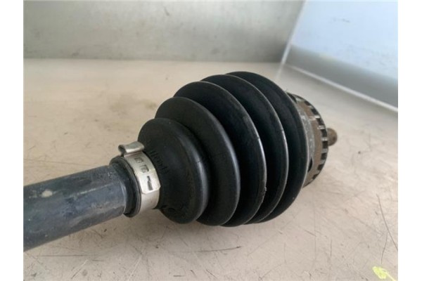 Recambio de palier delantero derecho para opel meriva 1.3 cdti referencia OEM IAM 374512  
