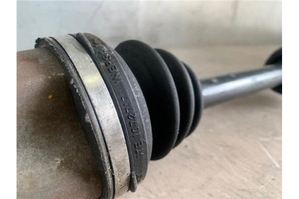 Recambio de palier delantero derecho para opel meriva 1.3 cdti referencia OEM IAM 374512  