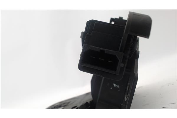 Recambio de cierre electromagnetico porton para audi a6 avant (4f5) 2.0 tdi referencia OEM IAM   