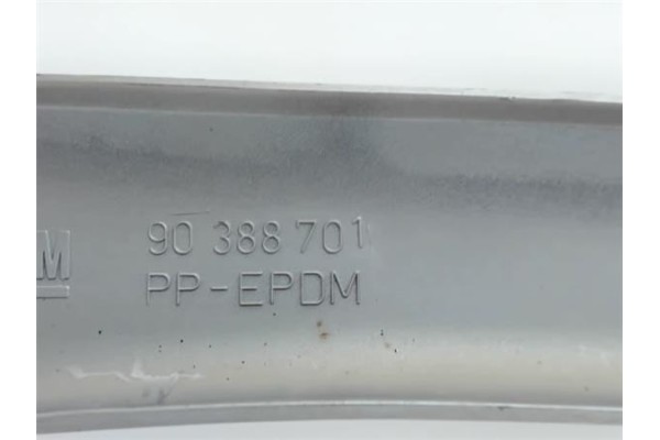Recambio de aletin trasero izquierdo para opel corsa b 1.6 i 16v referencia OEM IAM 90388701  