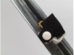 Recambio de mecanismo elevalunas delantero derecho para renault clio ii (xbo) 1.4 75cv referencia OEM IAM 77008422  