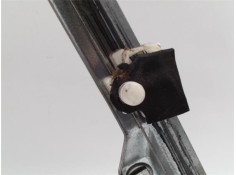 Recambio de mecanismo elevalunas delantero izquierdo para renault clio ii (xbo) 1.4 75cv referencia OEM IAM 77008422  