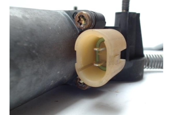 Recambio de mecanismo elevalunas delantero izquierdo para renault clio ii (xbo) 1.4 75cv referencia OEM IAM 77008422  