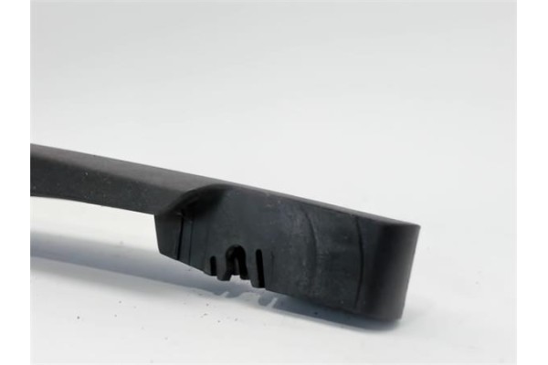 Recambio de brazo limpiaparabrisas trasero para renault scenic ii (jm) referencia OEM IAM 8200134002  