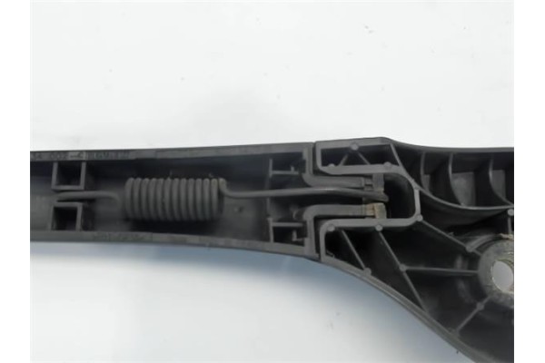 Recambio de brazo limpiaparabrisas trasero para renault scenic ii (jm) referencia OEM IAM 8200134002  