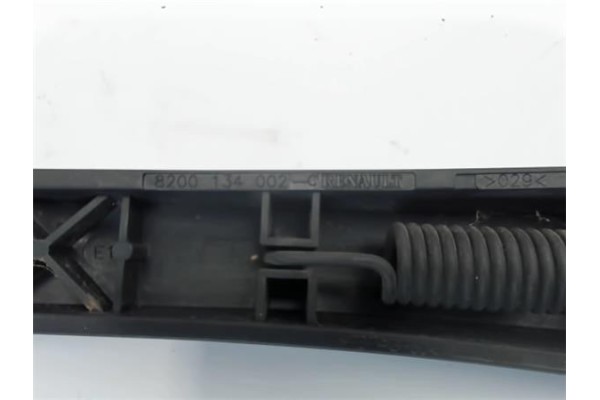 Recambio de brazo limpiaparabrisas trasero para renault scenic ii (jm) referencia OEM IAM 8200134002  