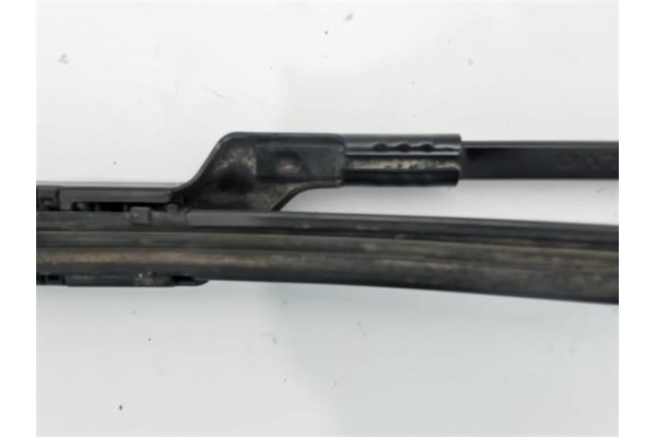 Recambio de brazo limpiaparabrisas delantero derecho para volvo c30 2.0 d referencia OEM IAM 31253997  