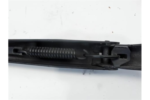 Recambio de brazo limpiaparabrisas delantero derecho para volvo c30 2.0 d referencia OEM IAM 31253997  