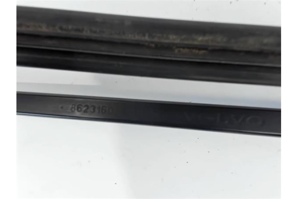 Recambio de brazo limpiaparabrisas delantero derecho para volvo c30 2.0 d referencia OEM IAM 31253997  