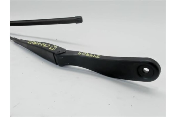 Recambio de brazo limpiaparabrisas delantero izquierdo para volvo c30 2.0 d referencia OEM IAM 31253996  