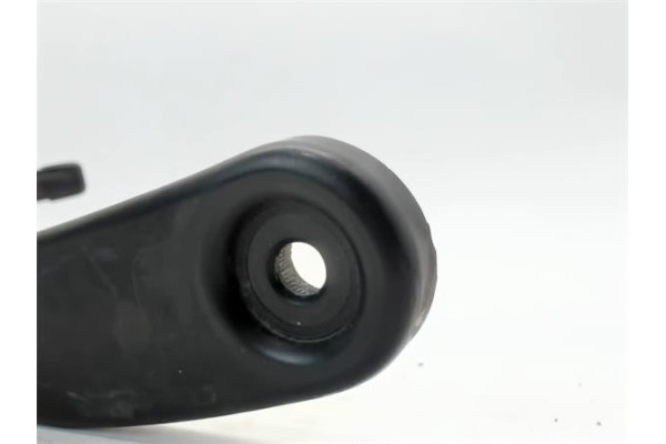 Recambio de brazo limpiaparabrisas delantero izquierdo para volvo c30 2.0 d referencia OEM IAM 31253996  