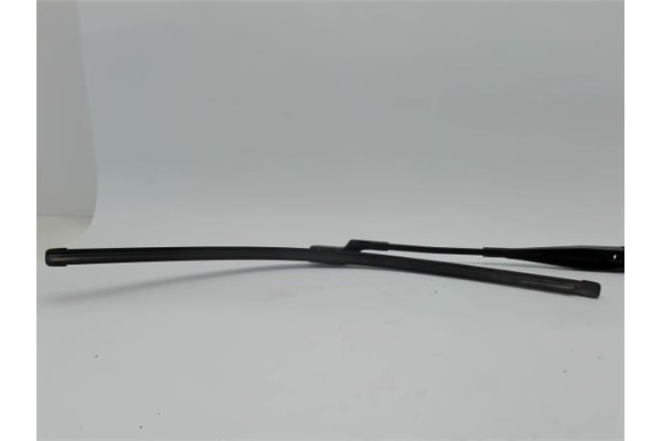 Recambio de brazo limpiaparabrisas delantero izquierdo para volvo c30 2.0 d referencia OEM IAM 31253996  