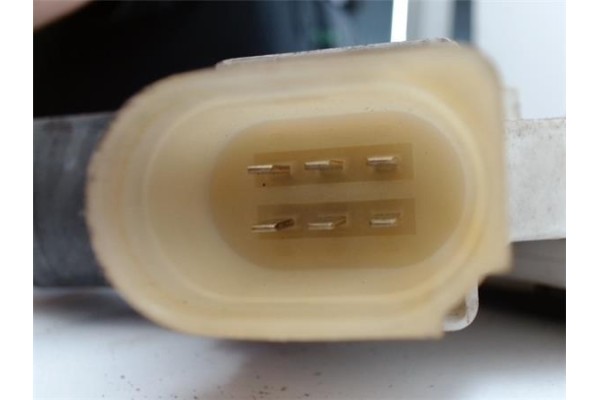 Recambio de mecanismo elevalunas delantero izquierdo para bmw serie 1 berlina (e81/e87) 2.0 118d referencia OEM IAM 7067795S 996