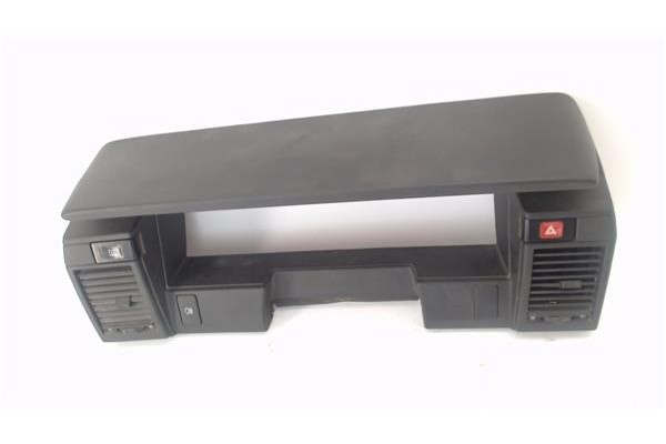 Recambio de consola para nissan sunny berlina (n13) 1.6 slx referencia OEM IAM 6824094M01  