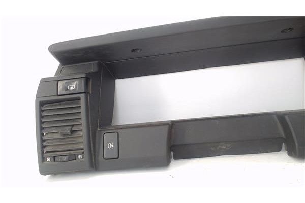 Recambio de consola para nissan sunny berlina (n13) 1.6 slx referencia OEM IAM 6824094M01  