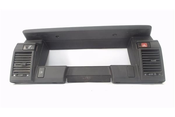 Recambio de consola para nissan sunny berlina (n13) 1.6 slx referencia OEM IAM 6824094M01  