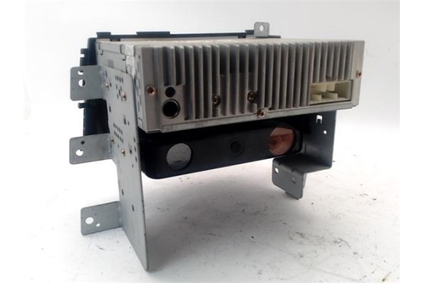 Recambio de radio / cd para ssangyong actyon 2.0 200 xdi referencia OEM IAM 8910009101HCH MCD6000CE2 