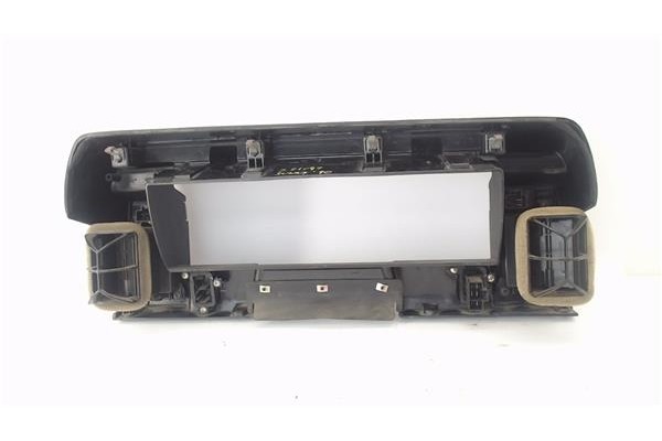 Recambio de consola para nissan sunny berlina (n13) 1.6 slx referencia OEM IAM 6824094M01  