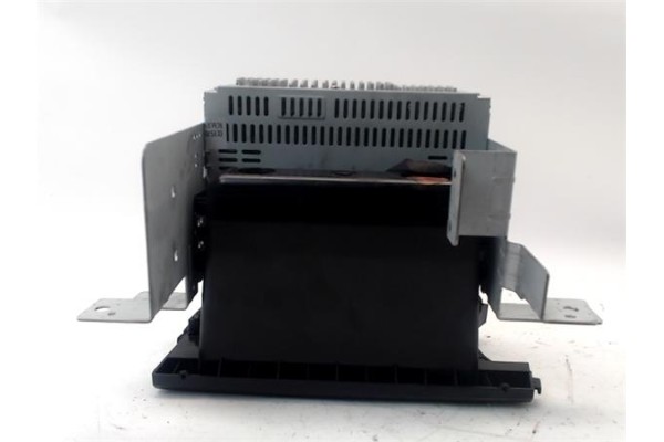 Recambio de radio / cd para ssangyong actyon 2.0 200 xdi referencia OEM IAM 8910009101HCH MCD6000CE2 