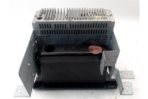 Recambio de radio / cd para ssangyong actyon 2.0 200 xdi referencia OEM IAM 8910009101HCH MCD6000CE2 
