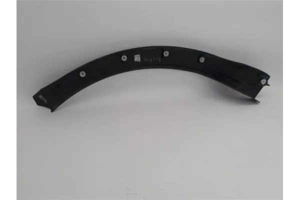 Recambio de guarnecido pase rueda izquierda para land rover range rover sport 2.7 v6 td s referencia OEM IAM CLB500061 CLB500051