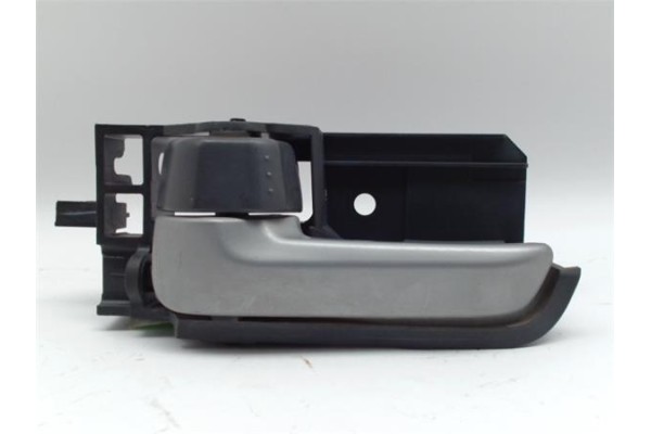 Recambio de manilla int. puerta trasero izquierda para suzuki alto (amf310) 1.0 referencia OEM IAM 8313075JO  