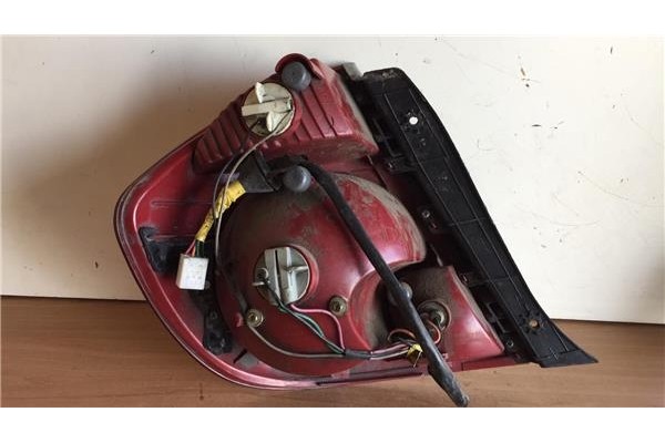 Recambio de piloto trasero derecho para hyundai accent (mc) 1.4 gl referencia OEM IAM 92402257  