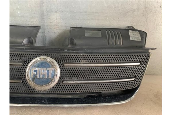 Recambio de rejilla capo para fiat idea (135) 1.4 16v referencia OEM IAM 735357980  
