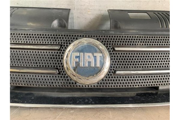 Recambio de rejilla capo para fiat idea (135) 1.4 16v referencia OEM IAM 735357980  