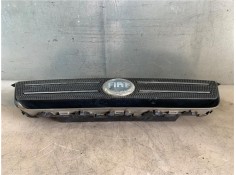 Recambio de rejilla capo para fiat idea (135) 1.4 16v referencia OEM IAM 735357980  
