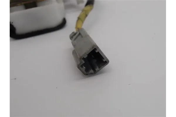 Recambio de cierre electromagnetico trasero derecho para rover 45 sedán (rt) 1.4 referencia OEM IAM FQM100480  