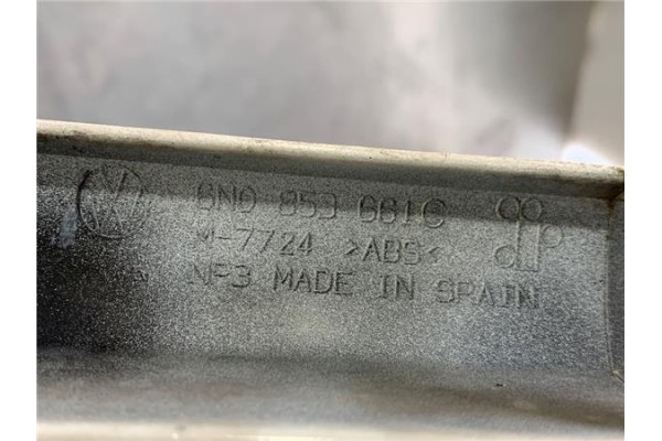 Recambio de rejilla paragolpes delantero para volkswagen polo iii (6n1) 60 1.4 referencia OEM IAM 6N0853661C  