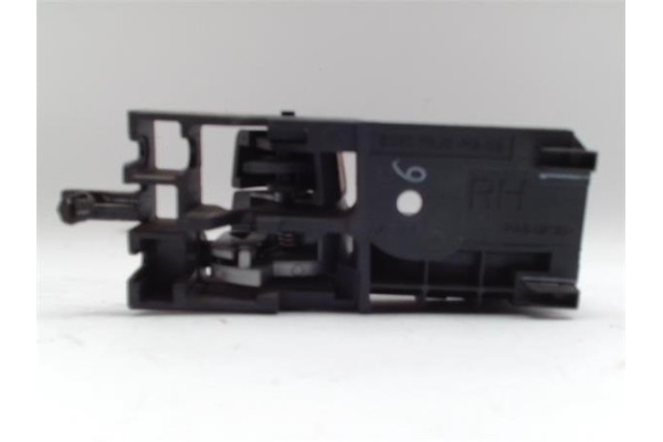 Recambio de manilla int. puerta delantero derecha para suzuki alto (amf310) 1.0 referencia OEM IAM 8311075JO  