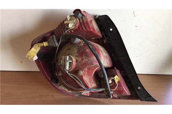 Recambio de piloto trasero derecho para hyundai accent (mc) 1.4 gl referencia OEM IAM 92402257  